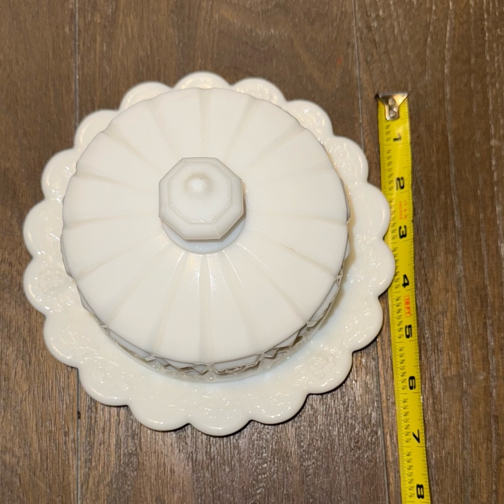 Vtg Westmoreland Milk Glass Old Quilt Cheese Dish With Cover 7" - Picture 8 of 9